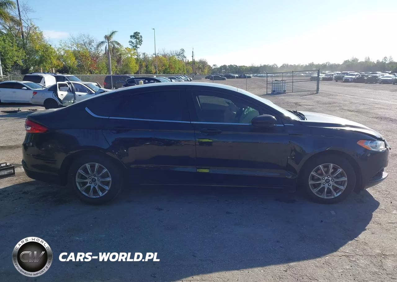 2018 Ford Fusion S VIN:3FA6P0G7XJR253682 - 12