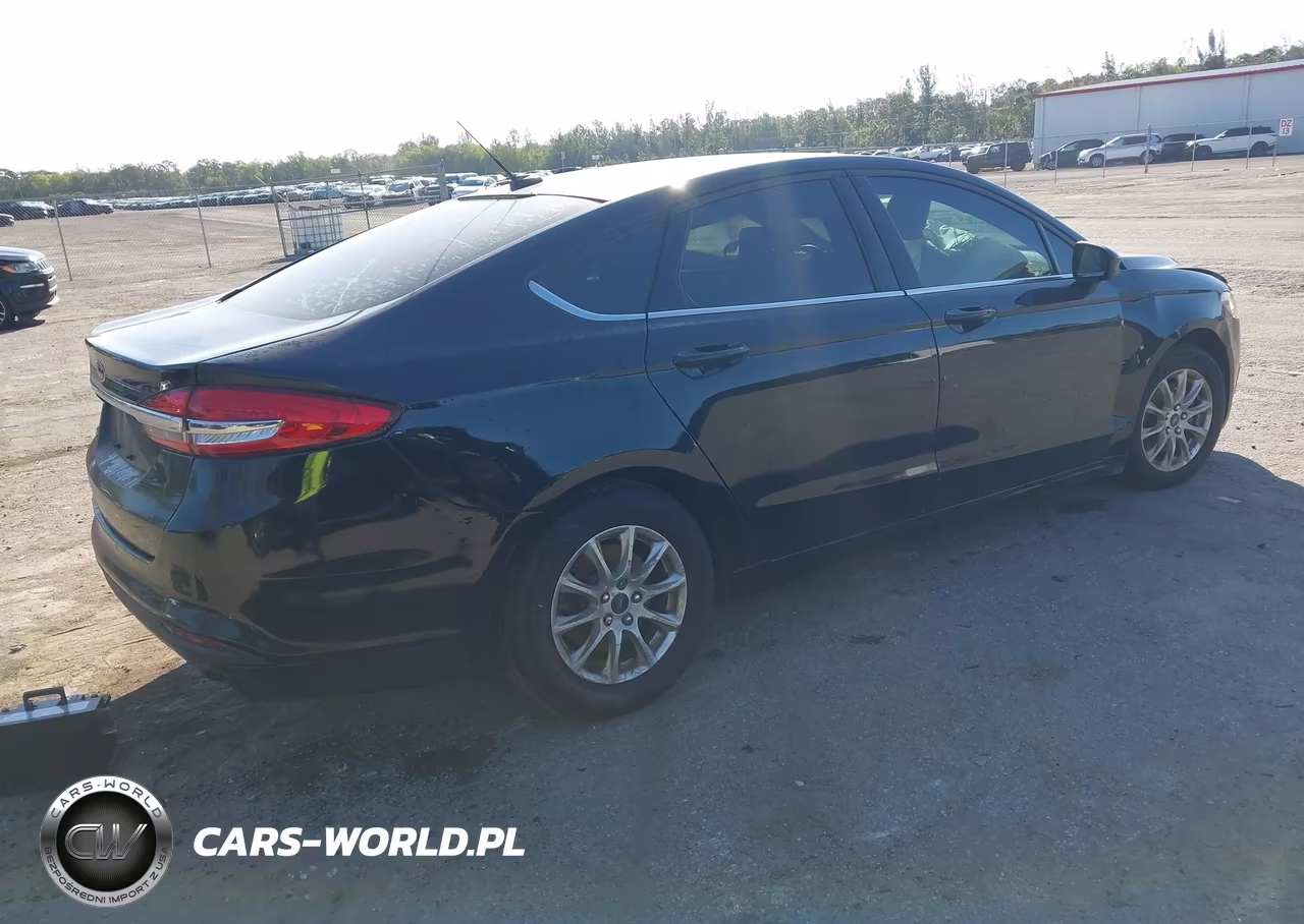 2018 Ford Fusion S VIN:3FA6P0G7XJR253682 - 4