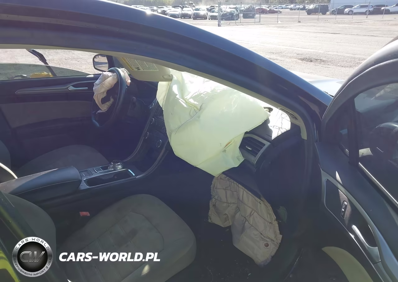 2018 Ford Fusion S VIN:3FA6P0G7XJR253682 - 5