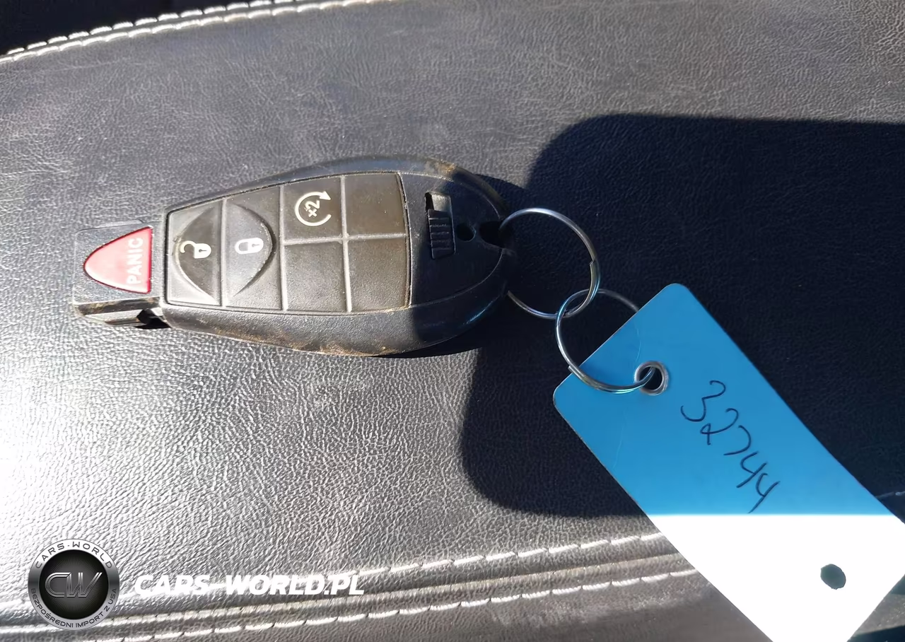 2019 Jeep Cherokee Latitude Fwd VIN:1C4PJLCB4KD221512 - 11