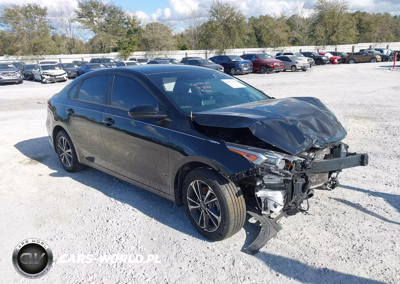 2024 Kia Forte Lxs – zdjęcie 1 z 16