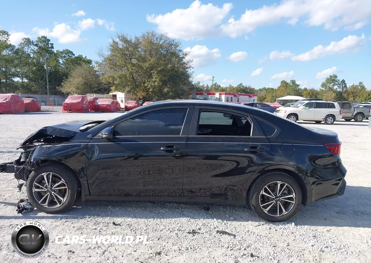 2024 Kia Forte Lxs VIN:3KPF24AD7RE799275 - 14