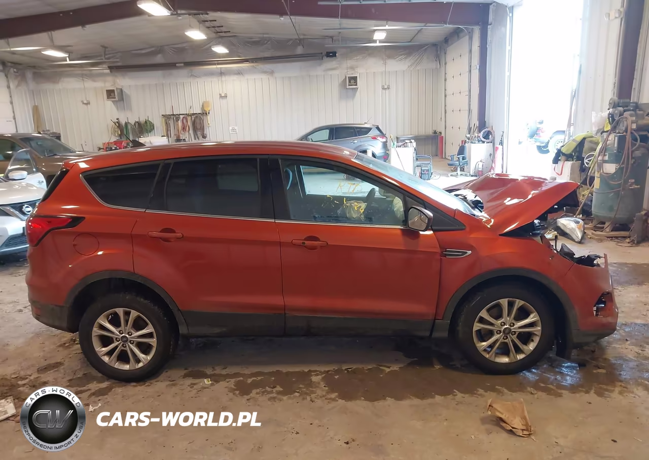 2019 Ford Escape Se VIN:1FMCU9GD8KUA53227 - 13