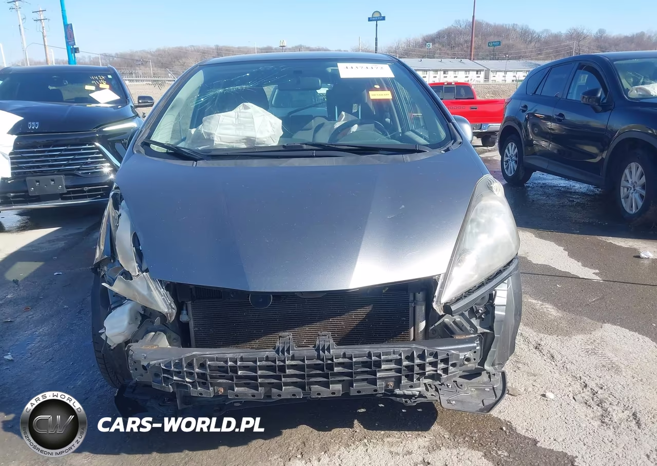 2013 Honda Fit VIN:JHMGE8H37DC079652 - 13