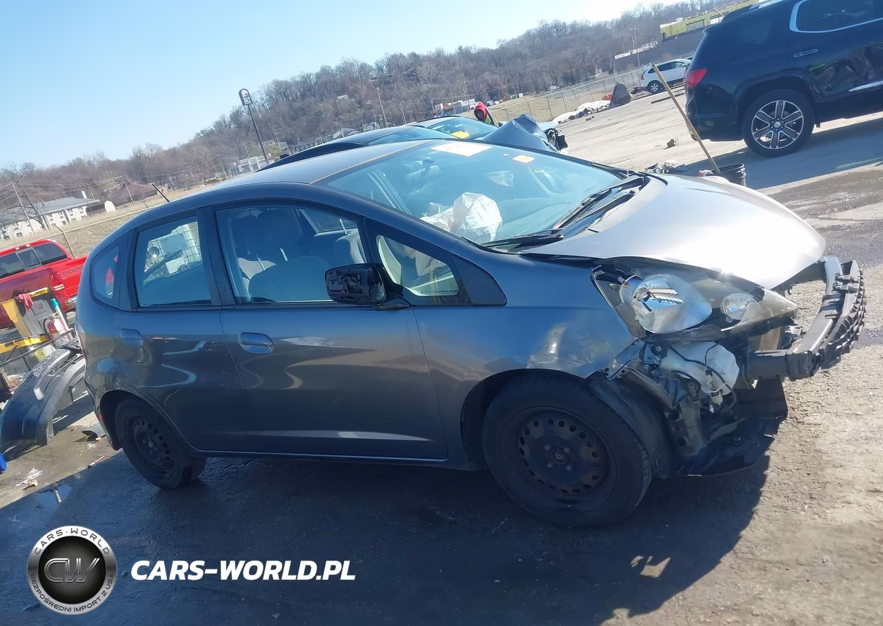 2013 Honda Fit VIN:JHMGE8H37DC079652 - 14
