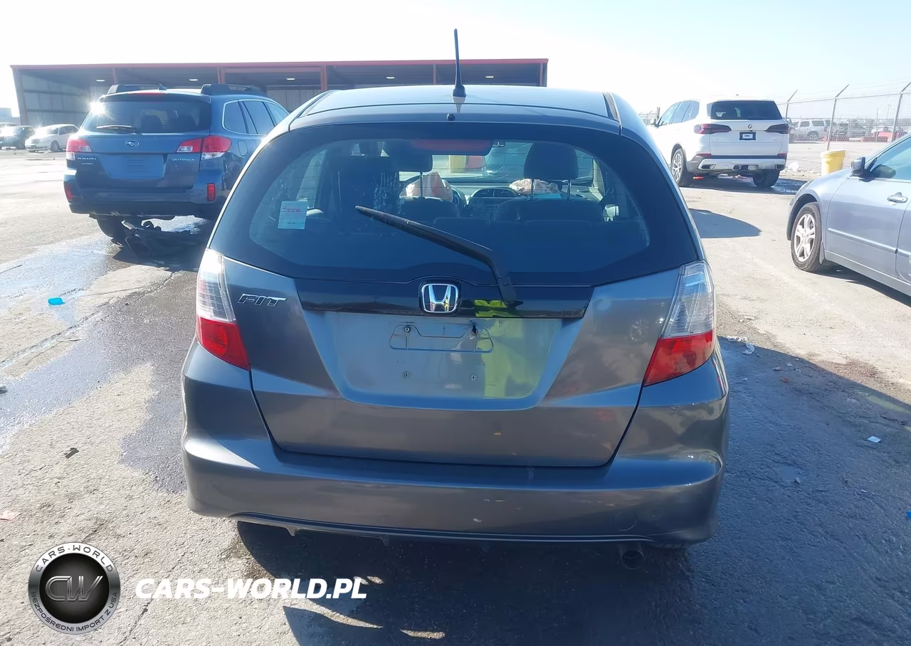 2013 Honda Fit VIN:JHMGE8H37DC079652 - 17