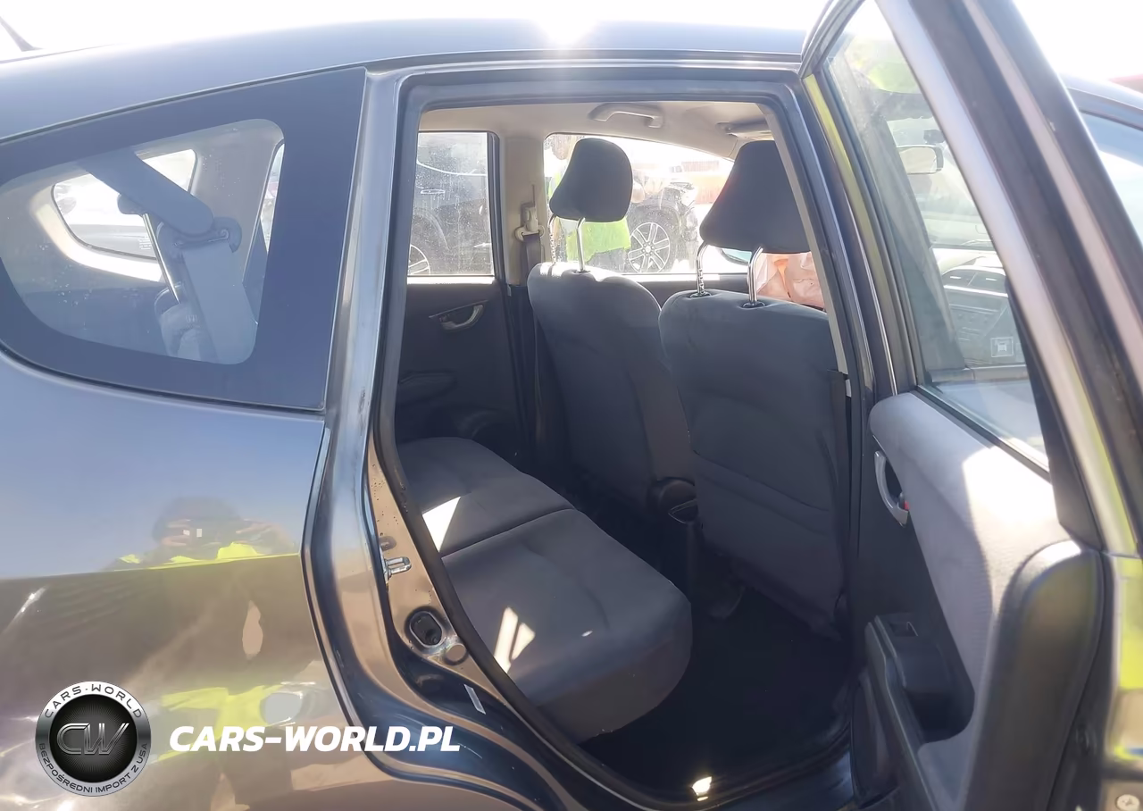 2013 Honda Fit VIN:JHMGE8H37DC079652 - 8