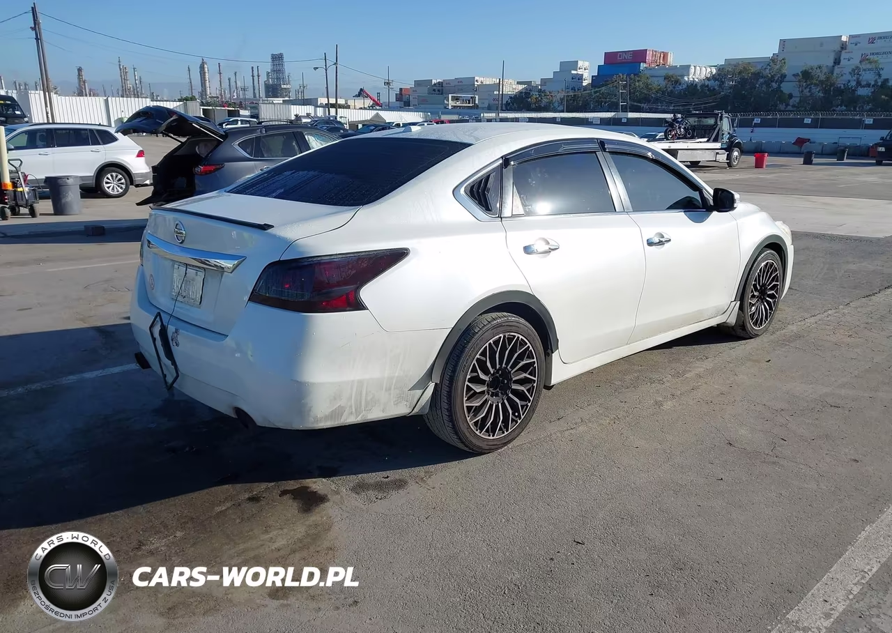 2015 Nissan Altima 2.5 Sv VIN:1N4AL3AP4FC486639 - 4
