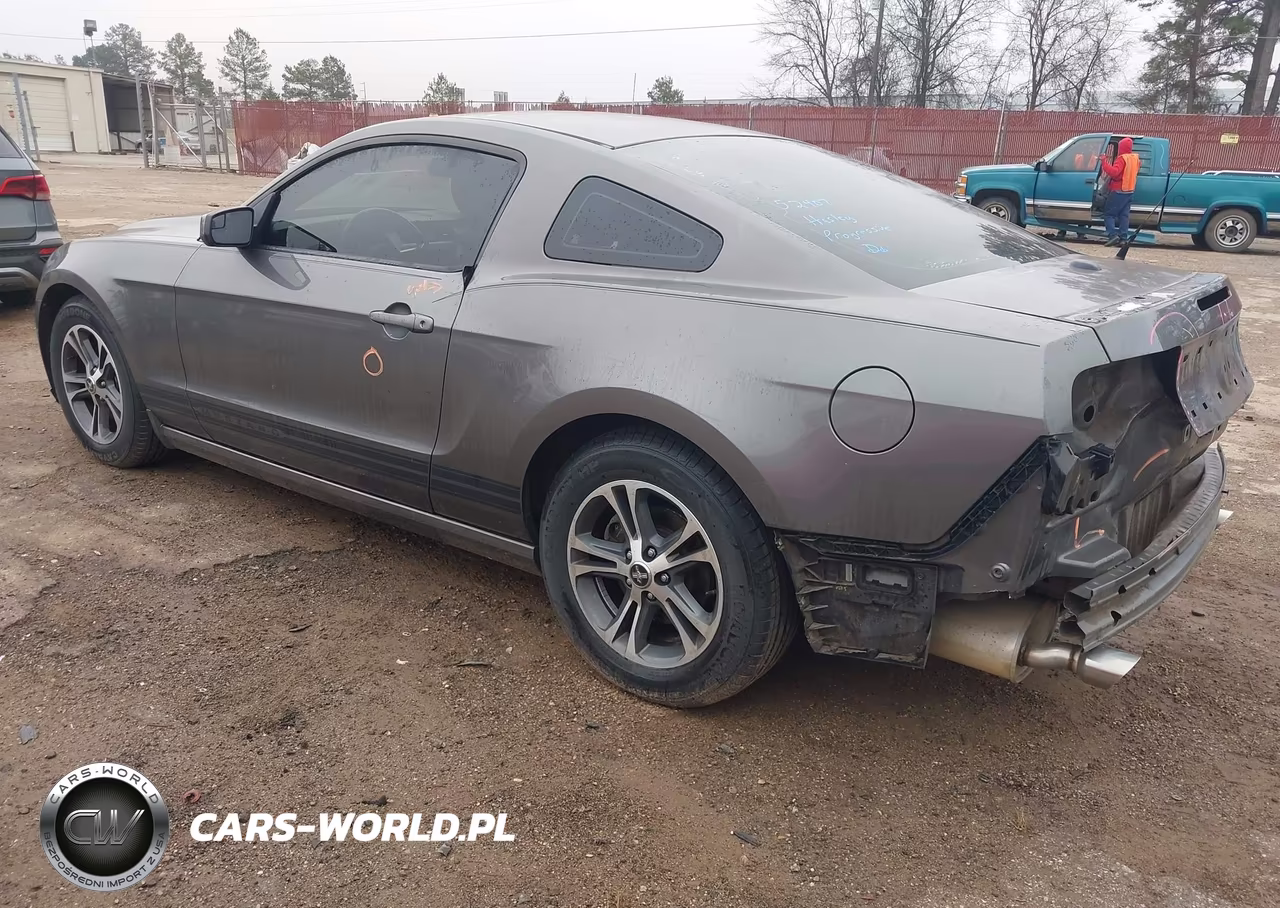 2013 Ford Mustang V6 Premium VIN:1ZVBP8AM4D5262226 - 3