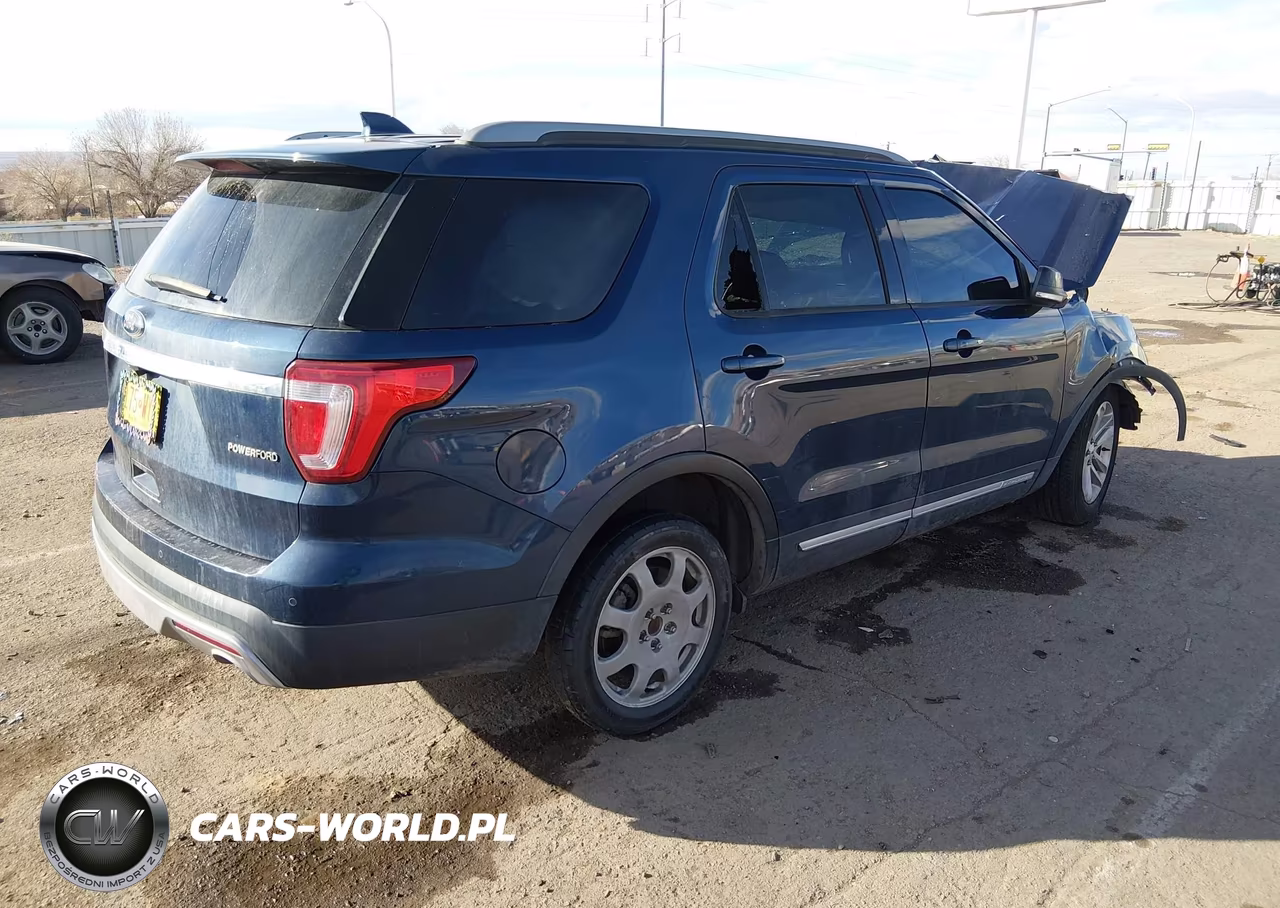 2017 Ford Explorer Xlt VIN:1FM5K7D84HGD16931 - 4