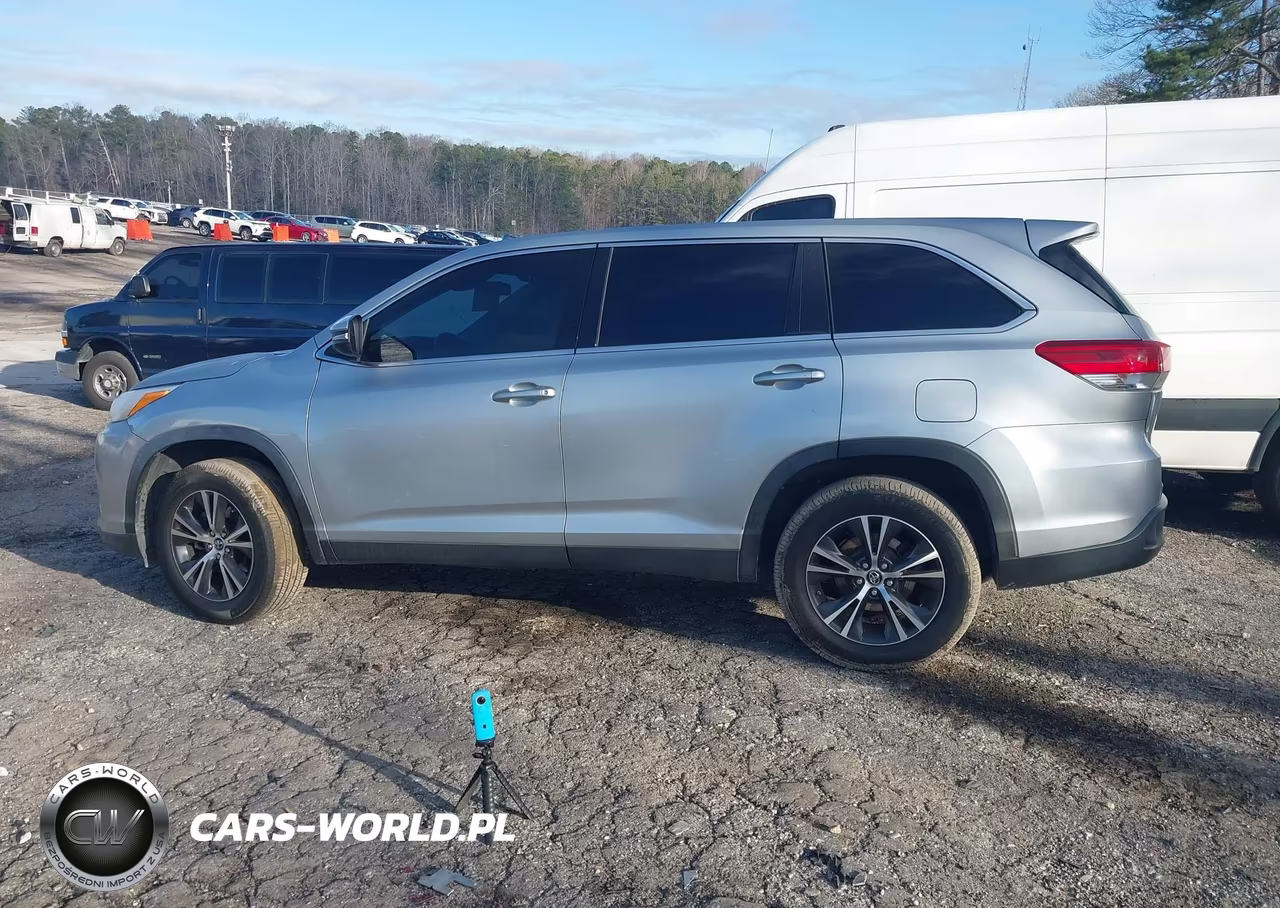 2019 Toyota Highlander Le VIN:5TDZARFH7KS058001 - 14