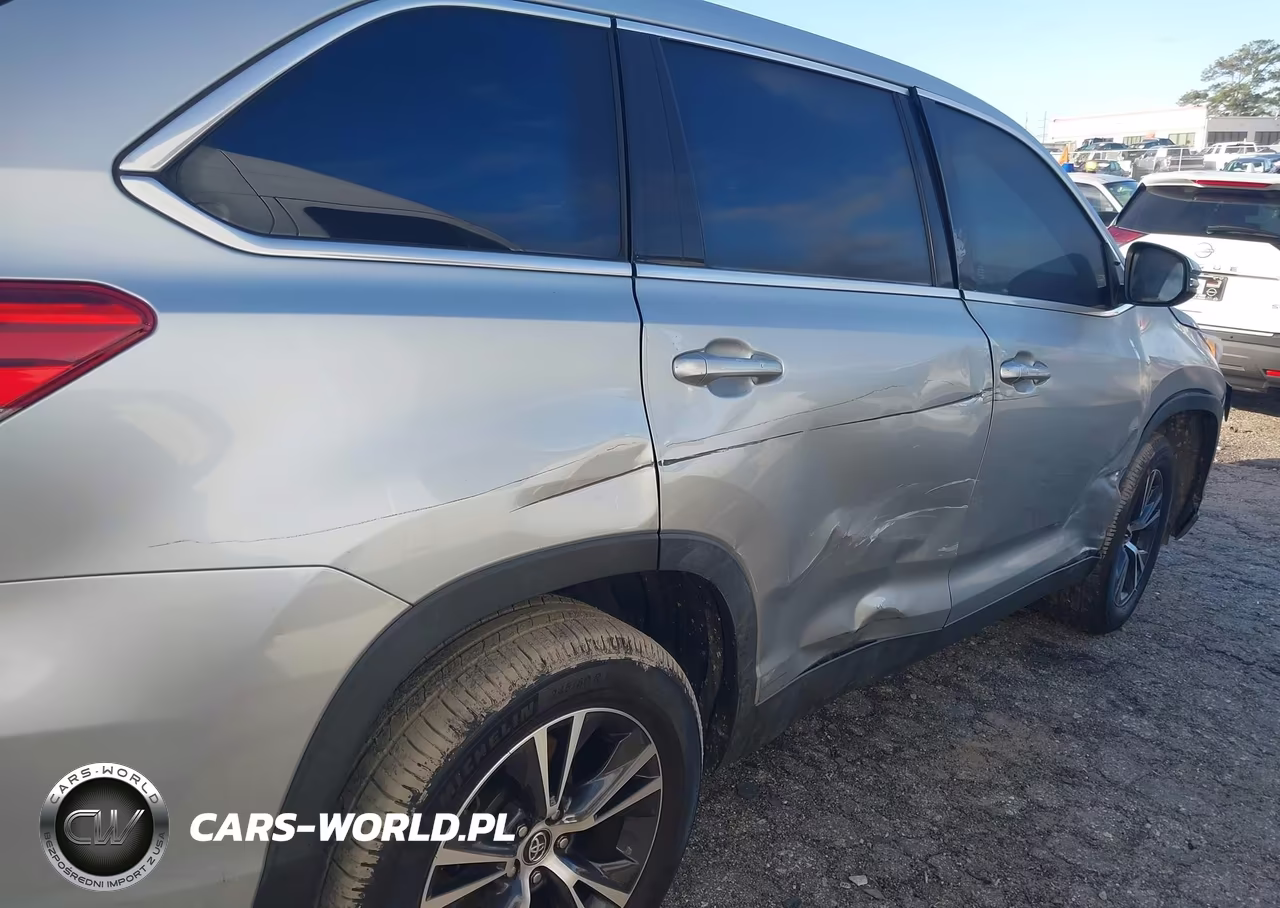 2019 Toyota Highlander Le VIN:5TDZARFH7KS058001 - 6