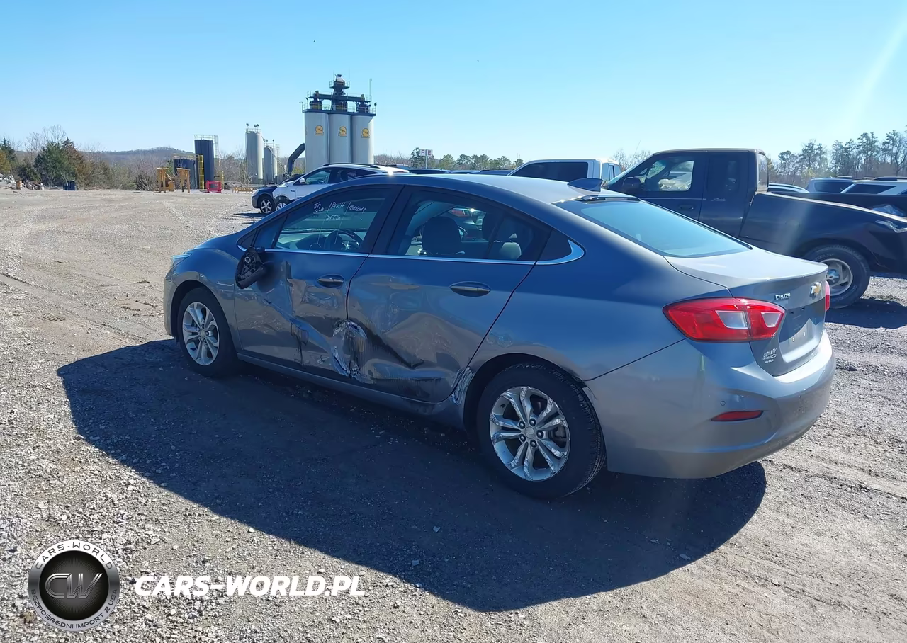 2019 Chevrolet Cruze Lt VIN:1G1BE5SM8K7139416 - 3