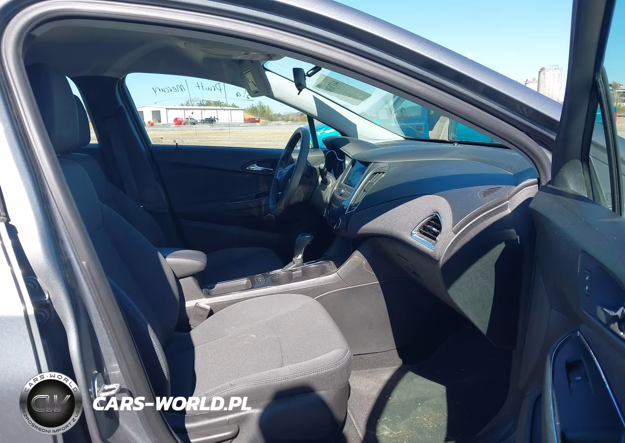 2019 Chevrolet Cruze Lt VIN:1G1BE5SM8K7139416 - 5