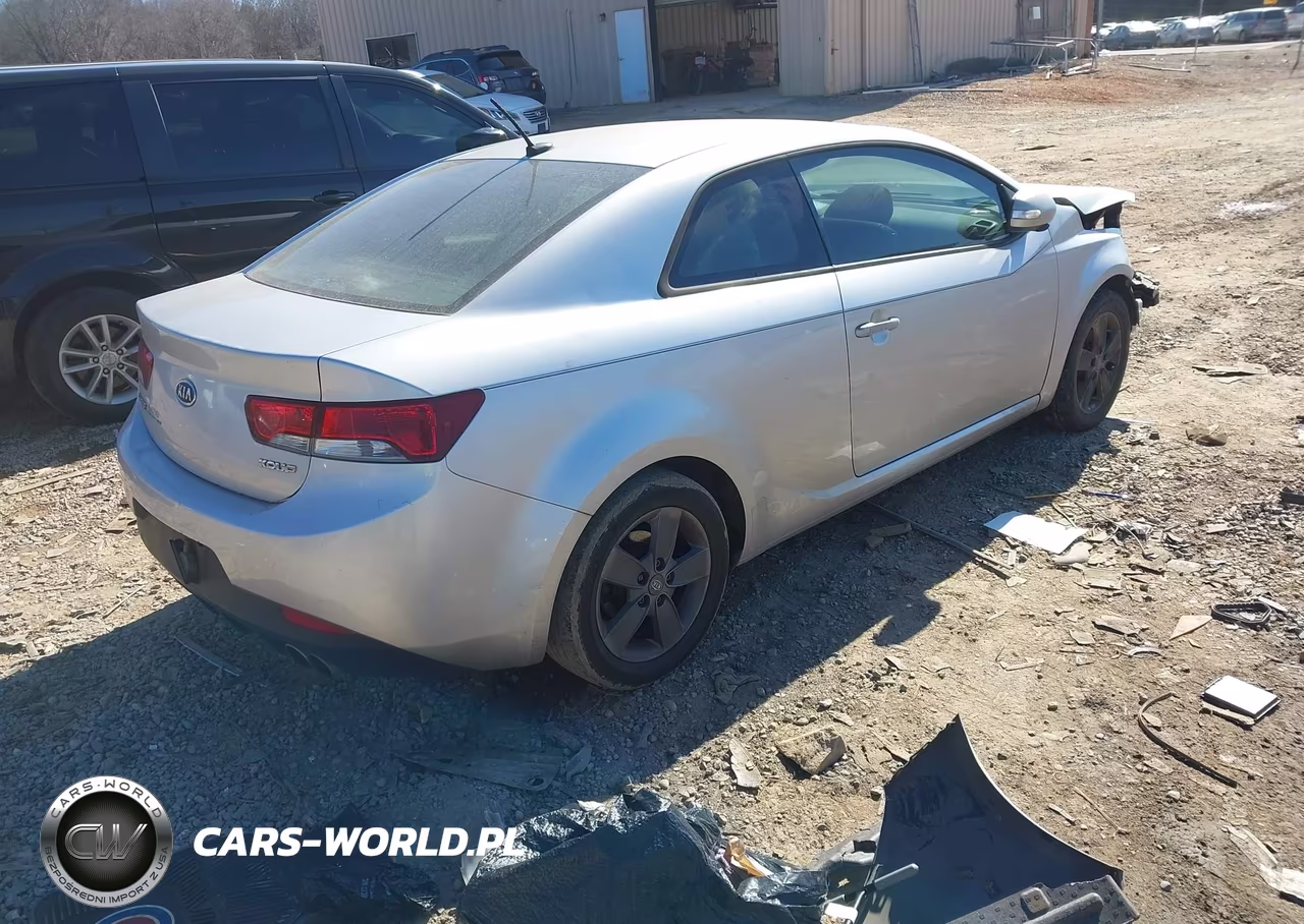 2010 Kia Forte Koup Ex VIN:KNAFU6A22A5120207 - 4