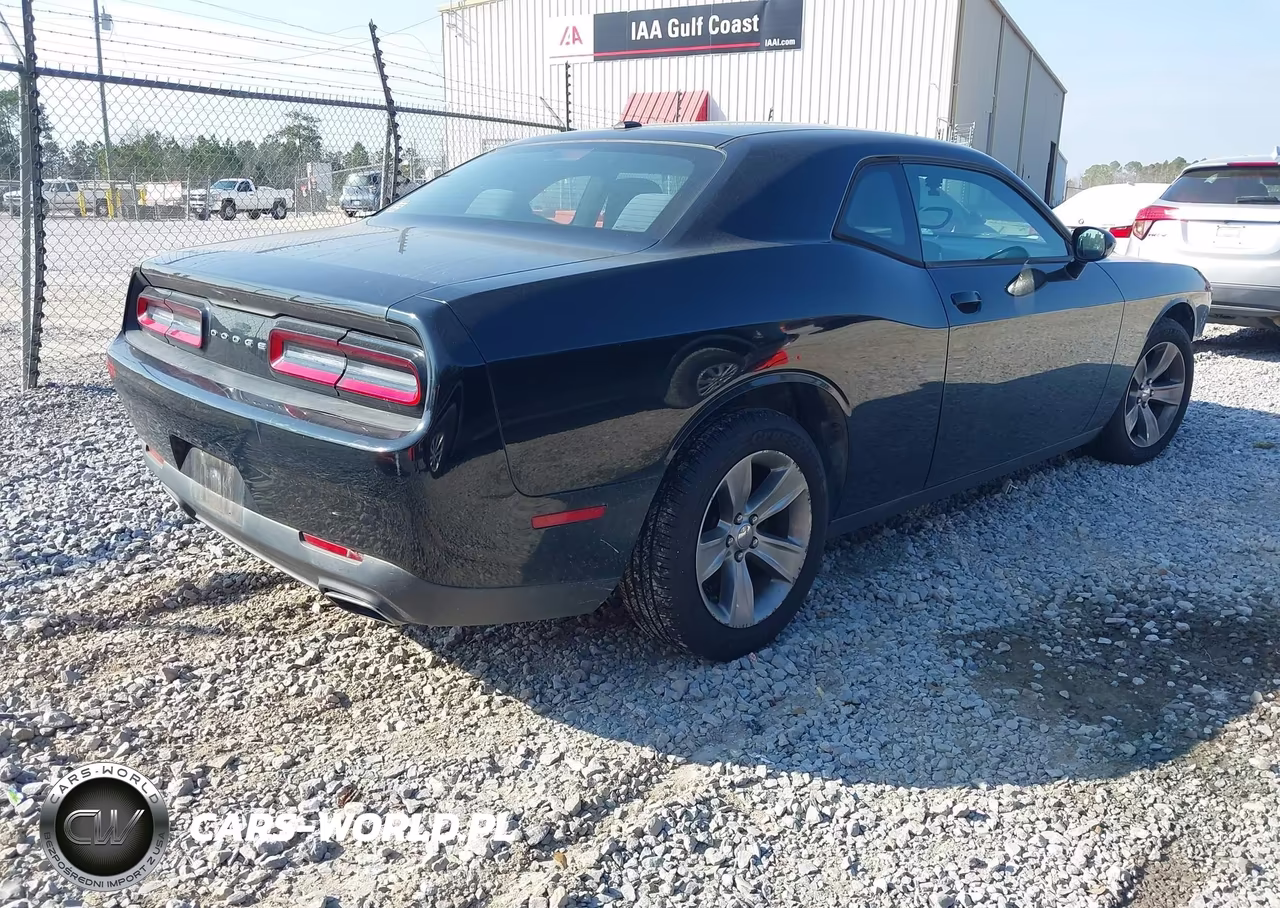 2017 Dodge Challenger Sxt VIN:2C3CDZAG0HH588950 - 4