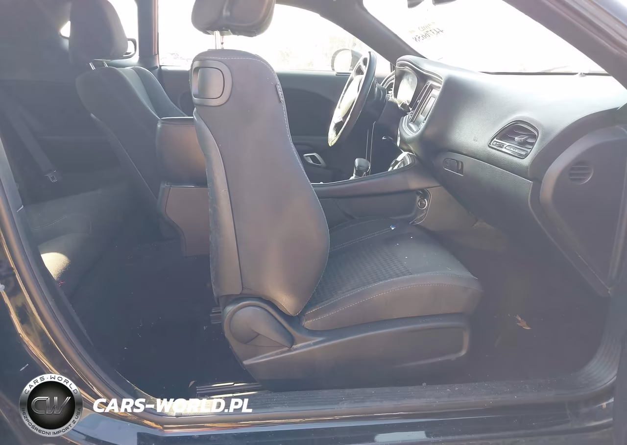 2017 Dodge Challenger Sxt VIN:2C3CDZAG0HH588950 - 5