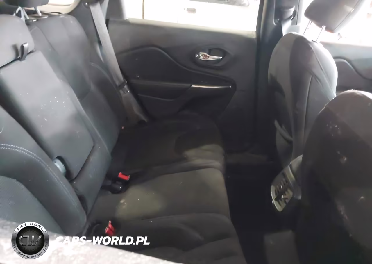 2021 Jeep Cherokee Latitude 4X4 VIN:1C4PJMCBXMD139714 - 8