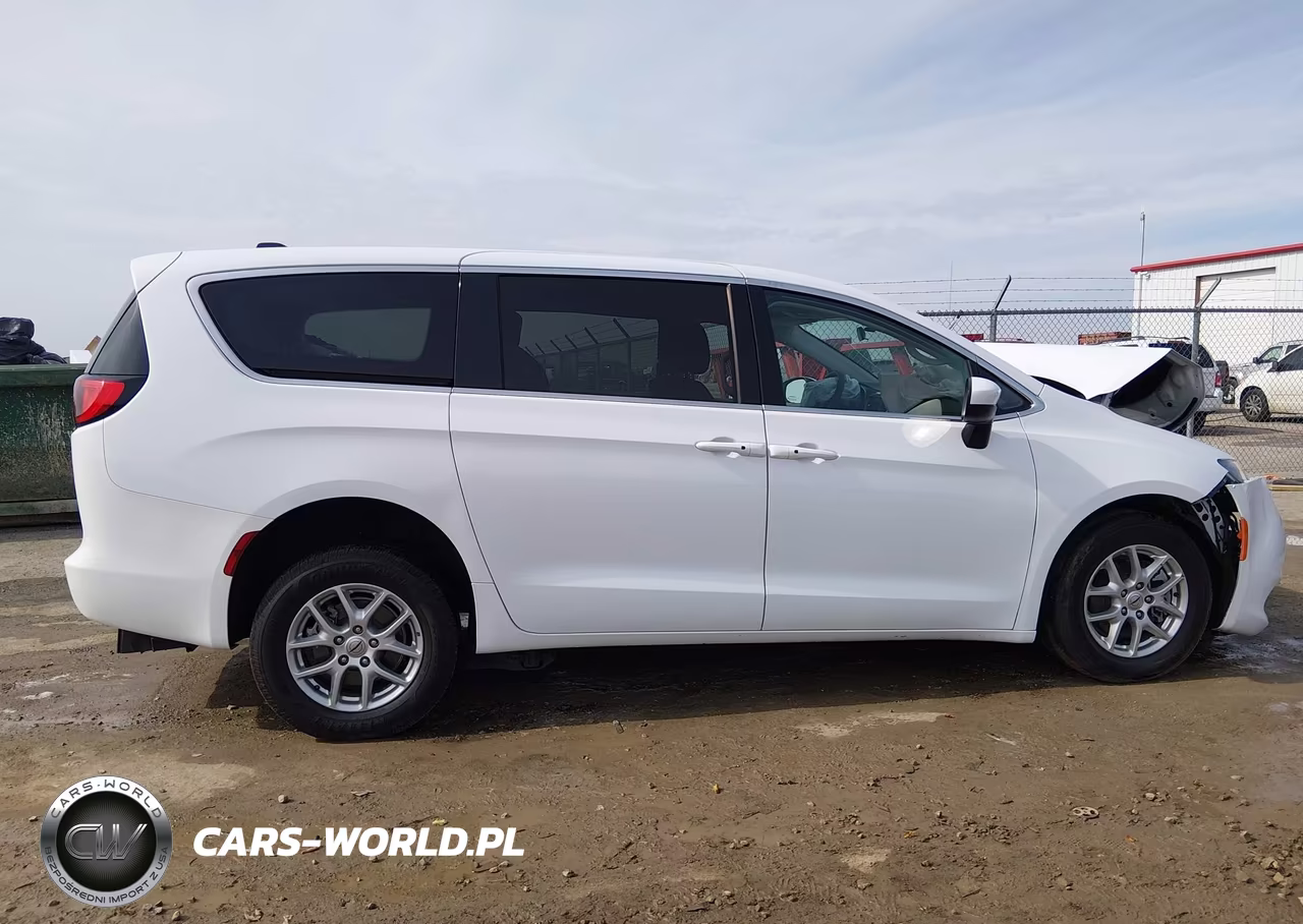 2022 Chrysler Voyager Lx VIN:2C4RC1CG6NR208555 - 13