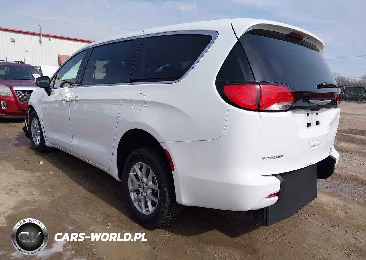 2022 Chrysler Voyager Lx VIN:2C4RC1CG6NR208555 - 3