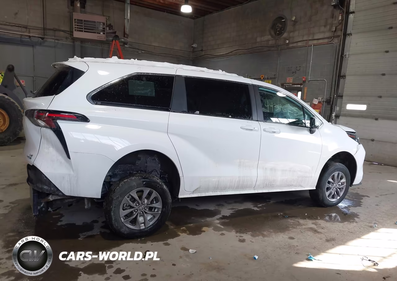 2024 Toyota Sienna Le VIN:5TDKRKEC7RS190791 - 13
