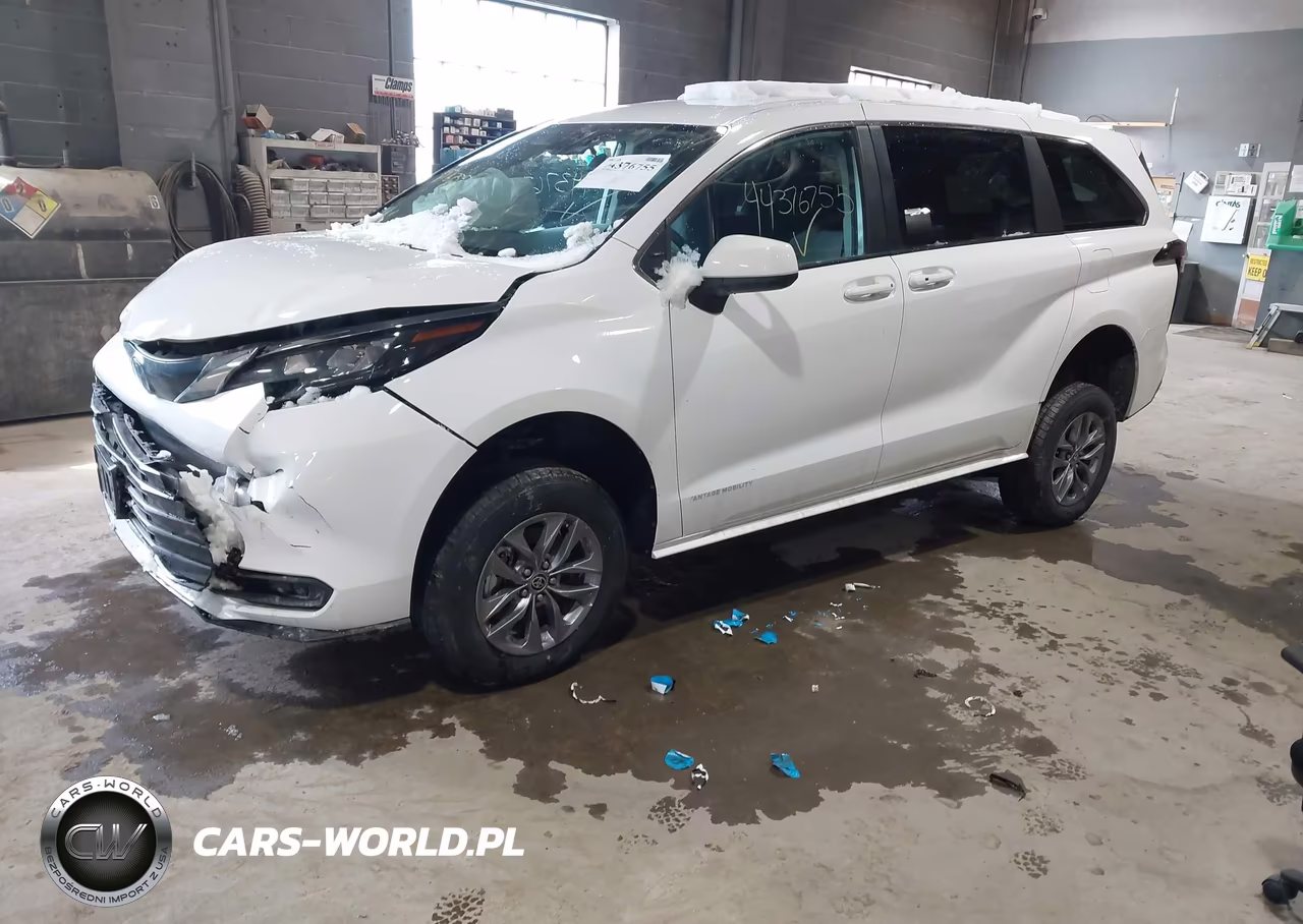 2024 Toyota Sienna Le VIN:5TDKRKEC7RS190791 - 2