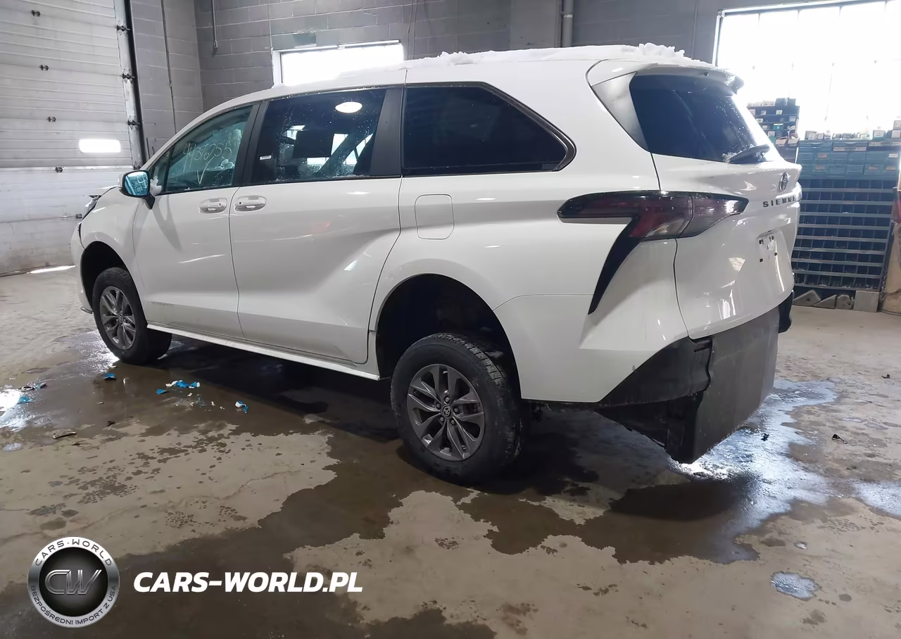 2024 Toyota Sienna Le VIN:5TDKRKEC7RS190791 - 3