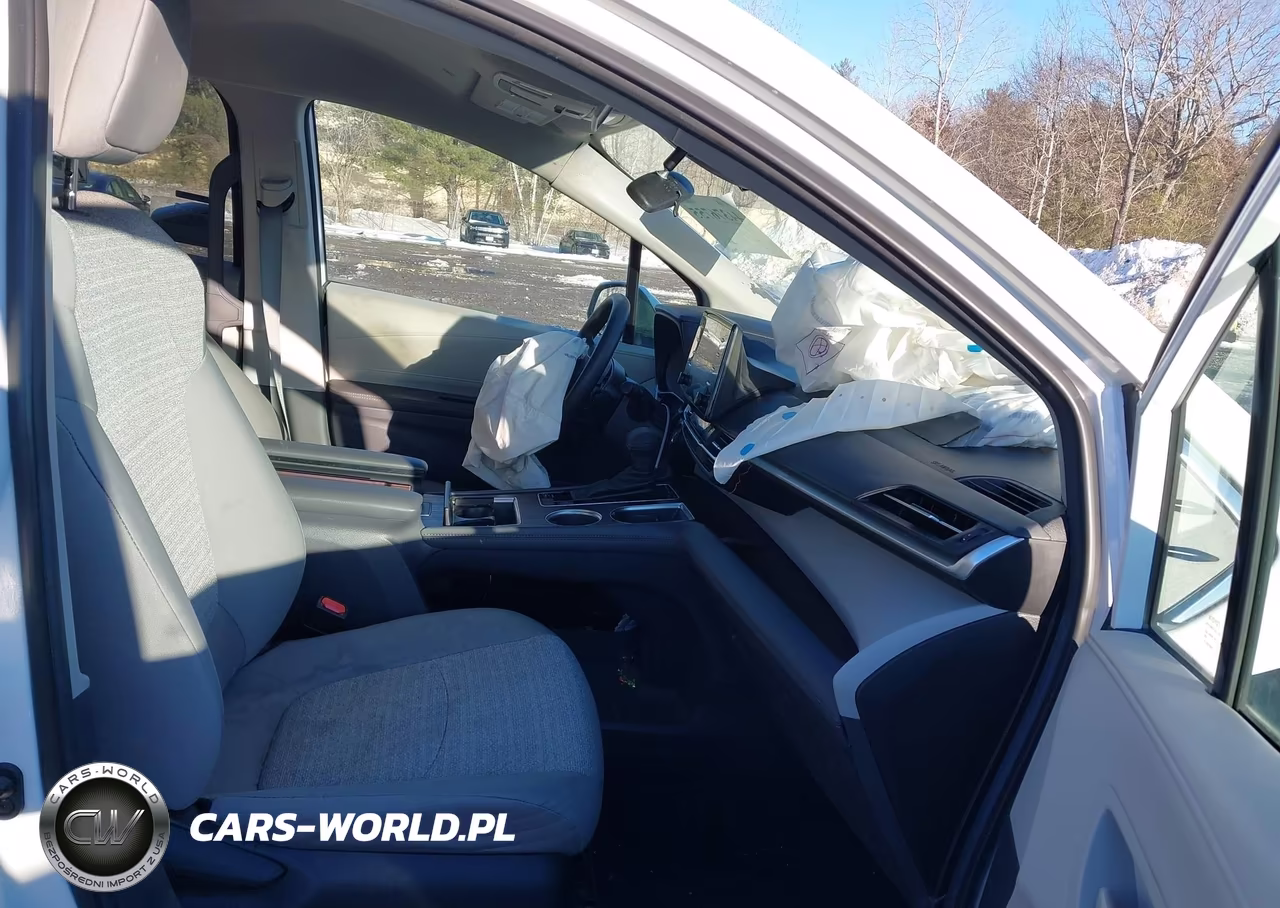 2024 Toyota Sienna Le VIN:5TDKRKEC7RS190791 - 5