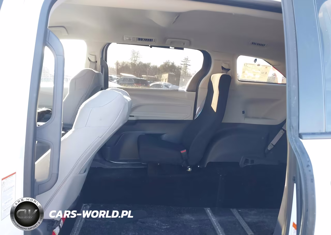 2024 Toyota Sienna Le VIN:5TDKRKEC7RS190791 - 8
