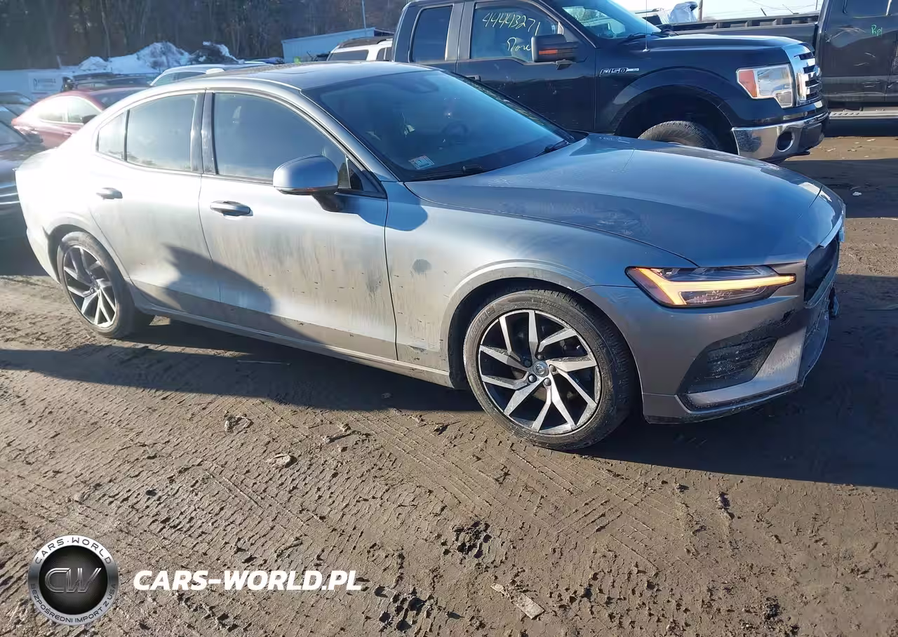 2020 Volvo S60 T5 Momentum