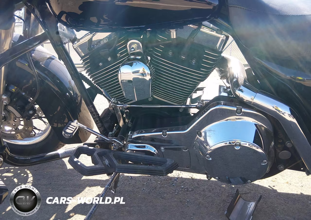 2006 Harley-Davidson Flhxi VIN:1HD1KBW106Y646867 - 9