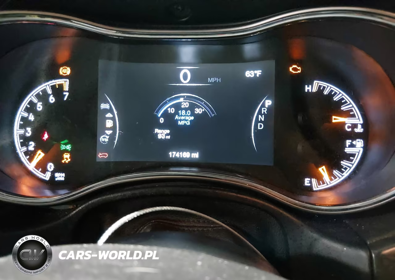 2018 Jeep Grand Cherokee Laredo 4X4 VIN:1C4RJFAGXJC452573 - 16
