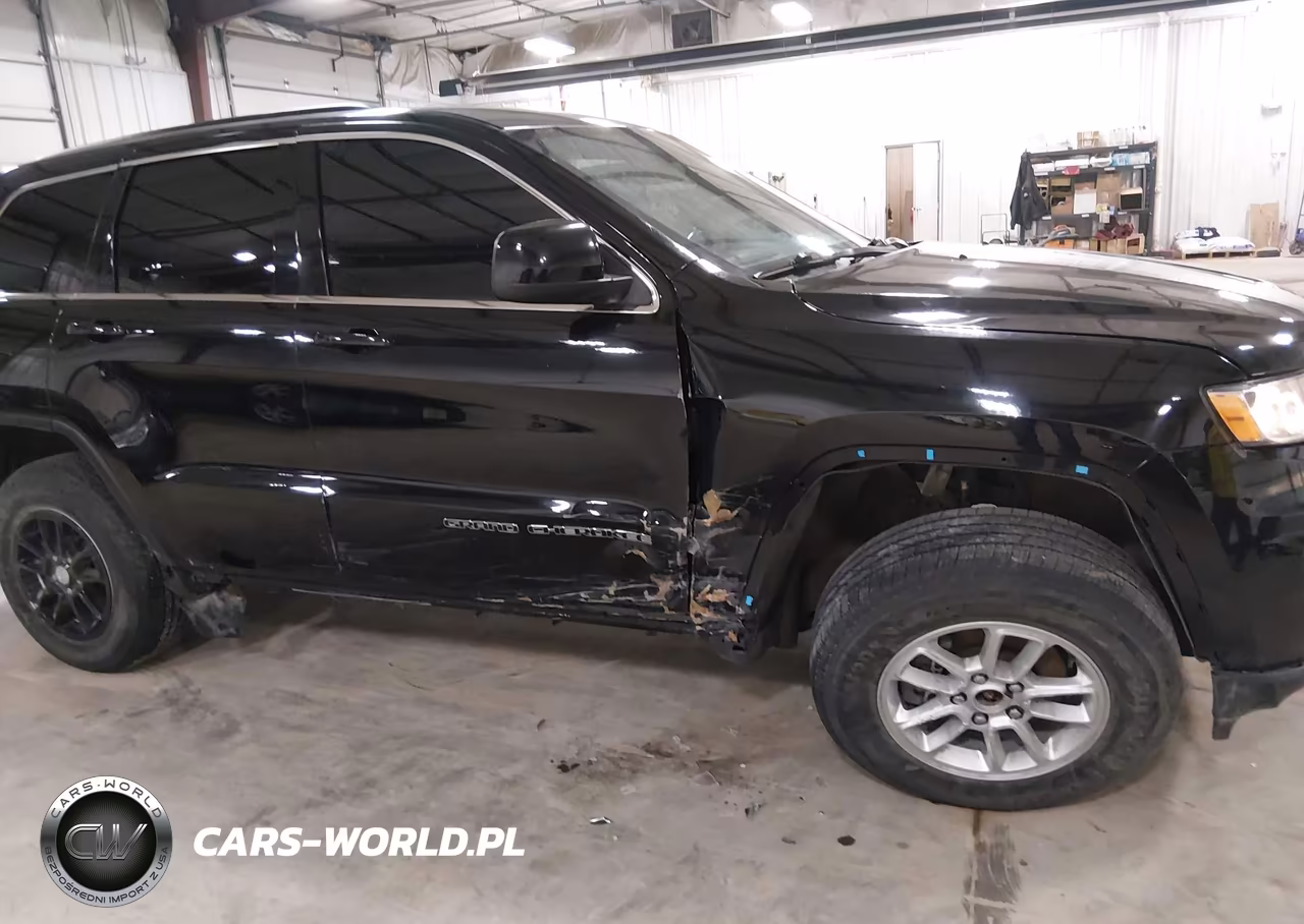 2018 Jeep Grand Cherokee Laredo 4X4 VIN:1C4RJFAGXJC452573 - 6