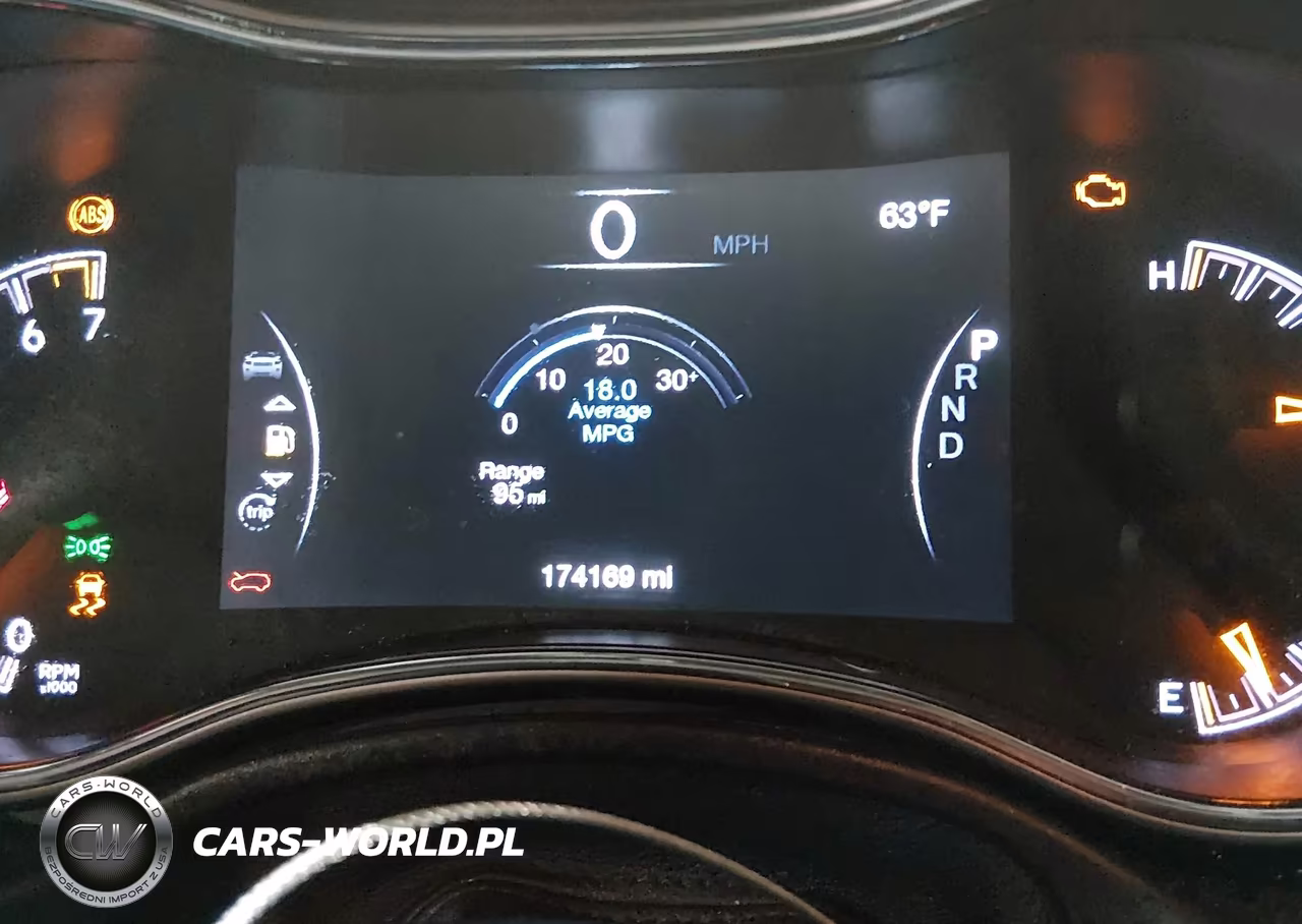 2018 Jeep Grand Cherokee Laredo 4X4 VIN:1C4RJFAGXJC452573 - 7