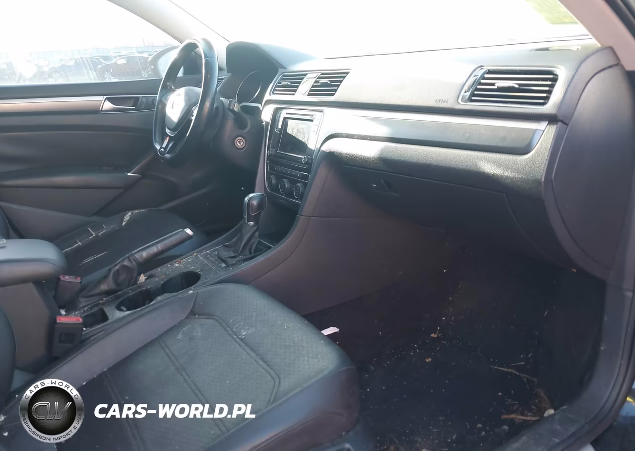 2017 Volkswagen Passat 1.8T R-Line VIN:1VWDT7A33HC066060 - 5