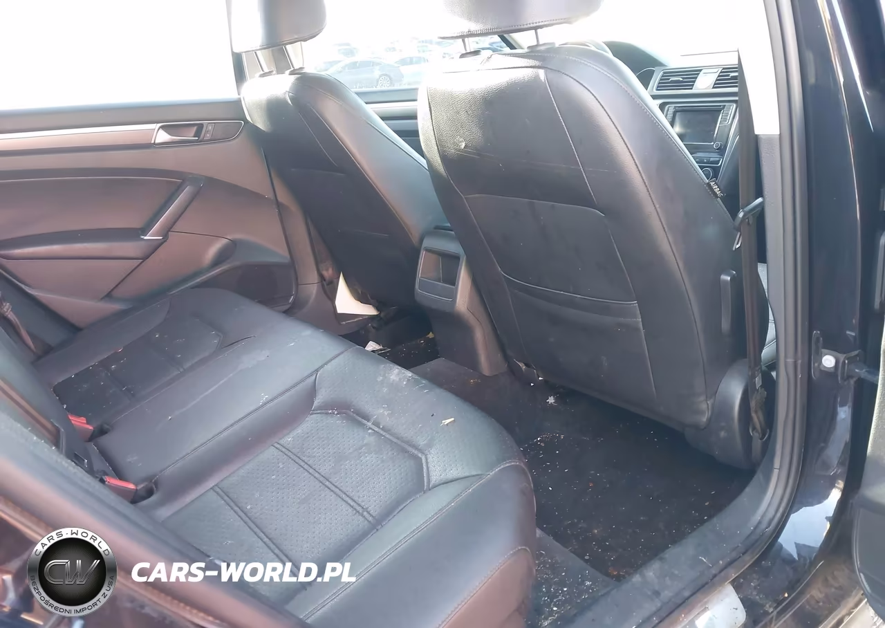 2017 Volkswagen Passat 1.8T R-Line VIN:1VWDT7A33HC066060 - 8