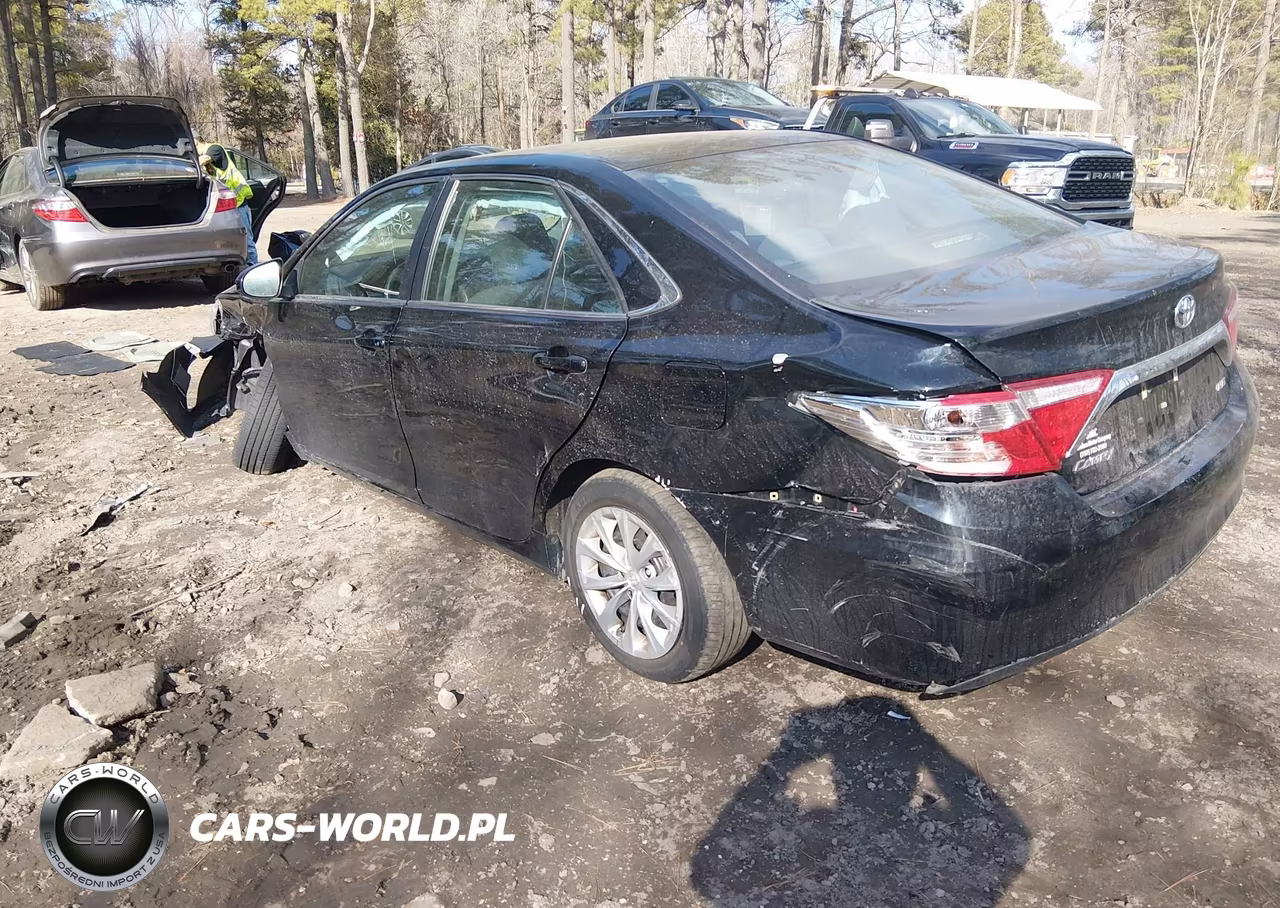 2017 Toyota Camry Le VIN:4T1BF1FK4HU815081 - 3