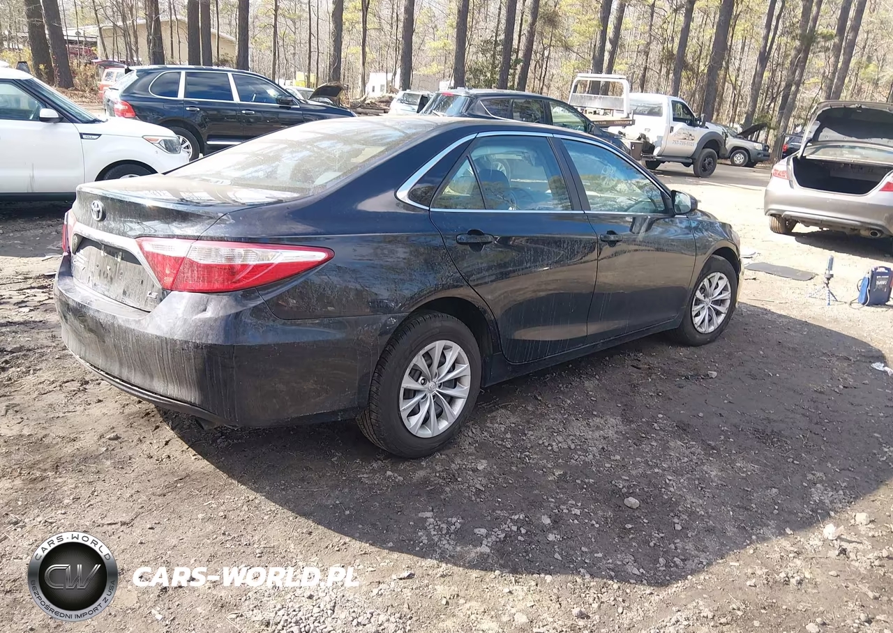 2017 Toyota Camry Le VIN:4T1BF1FK4HU815081 - 4