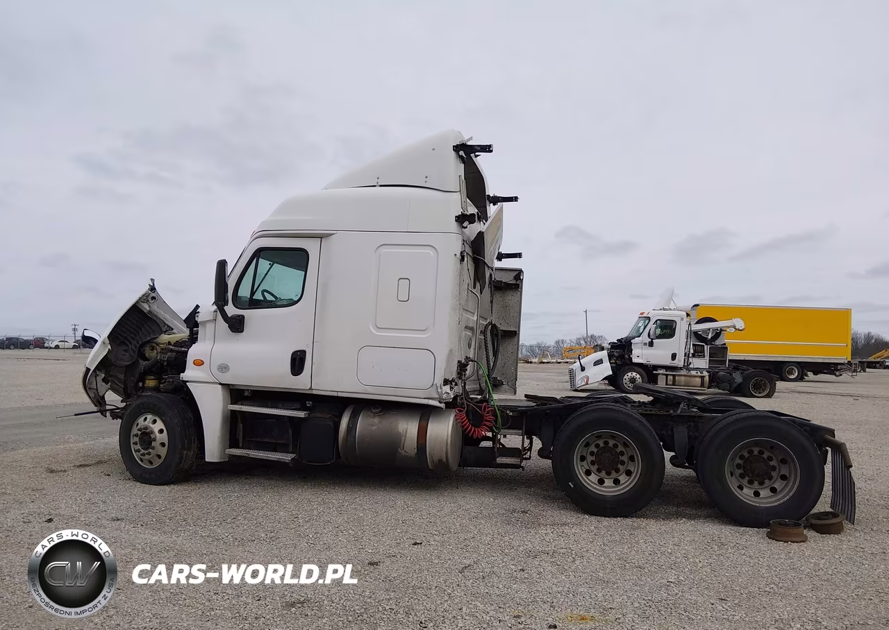 2015 Freightliner Cascadia 125 VIN:1FUJGLDVXFLGM6432 - 15