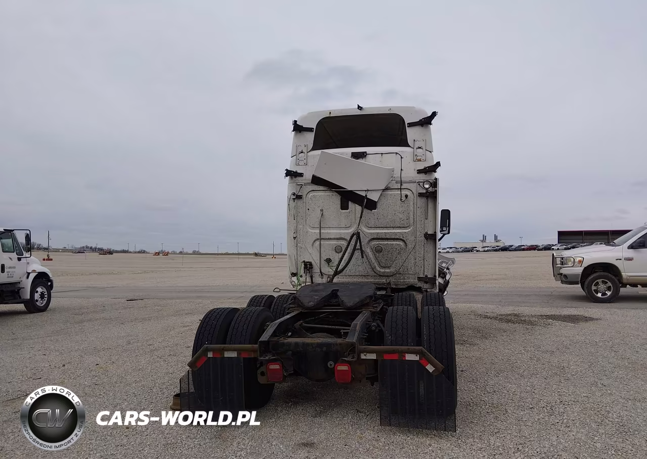 2015 Freightliner Cascadia 125 VIN:1FUJGLDVXFLGM6432 - 16
