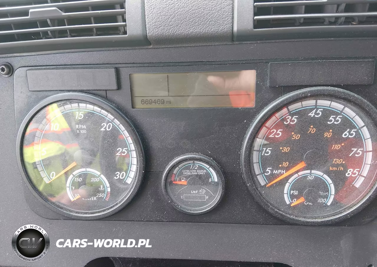 2015 Freightliner Cascadia 125 VIN:1FUJGLDVXFLGM6432 - 5