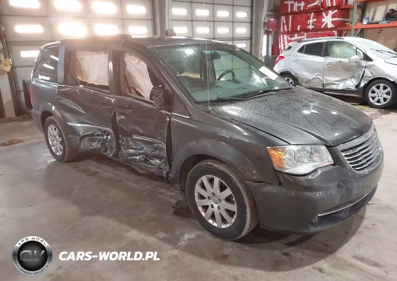 2016 Chrysler Town & Country Touring