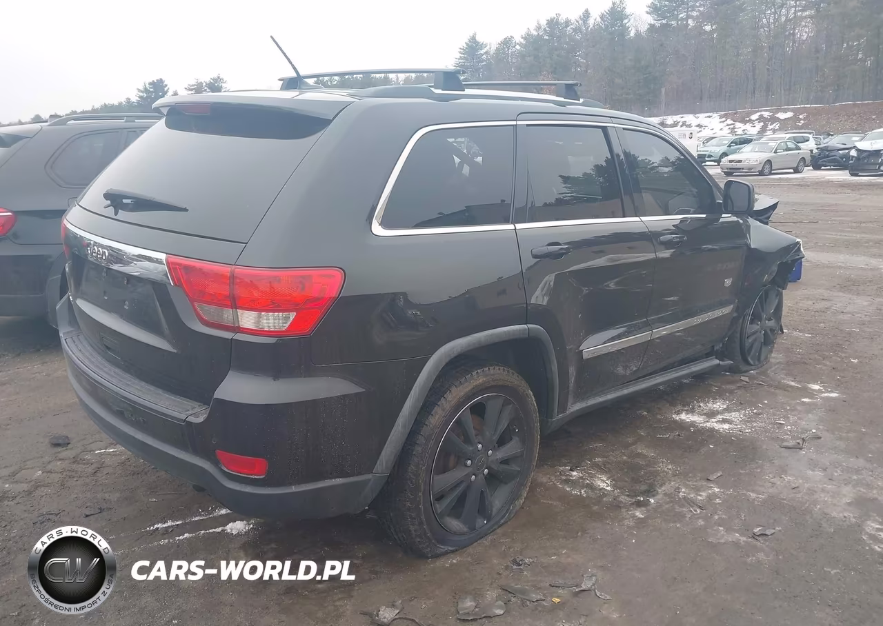 2011 Jeep Grand Cherokee Laredo VIN:1J4RR4GG9BC676062 - 4