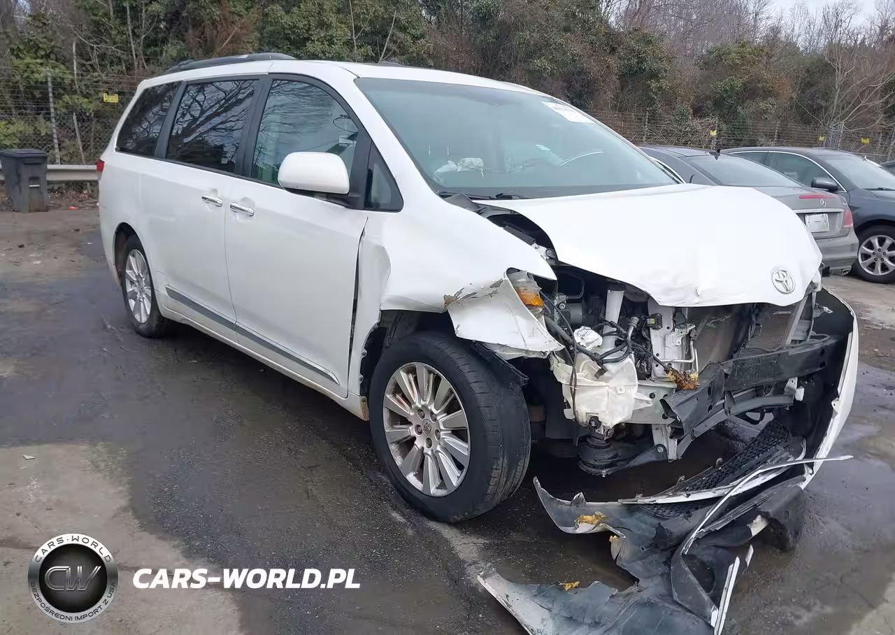 2012 Toyota Sienna Limited 7 Passenger