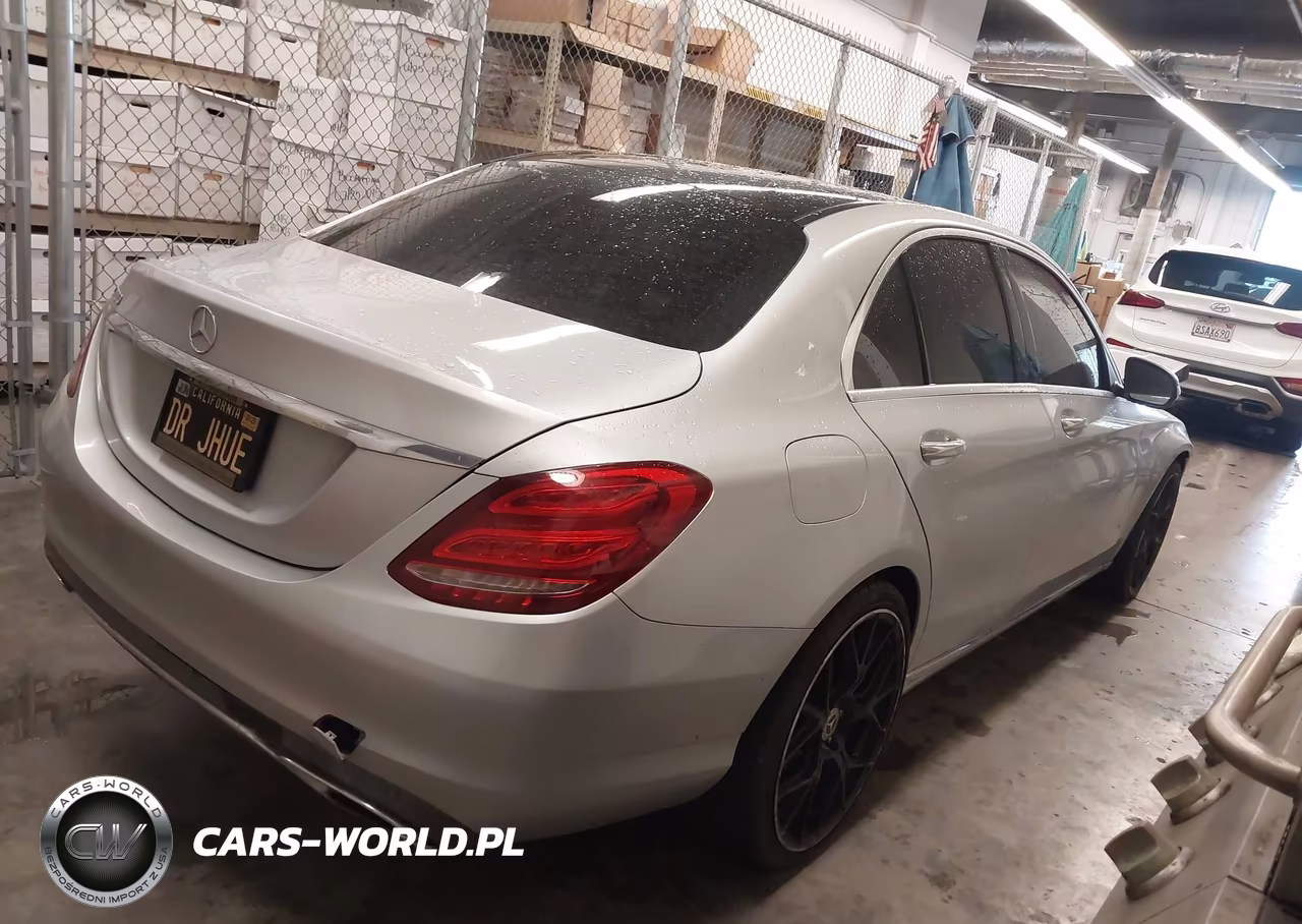 2015 Mercedes-Benz C 300 VIN:55SWF4JBXFU056276 - 4