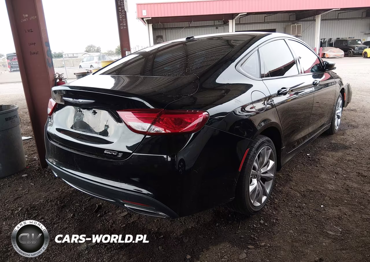 2015 Chrysler 200 S VIN:1C3CCCBG3FN569778 - 4