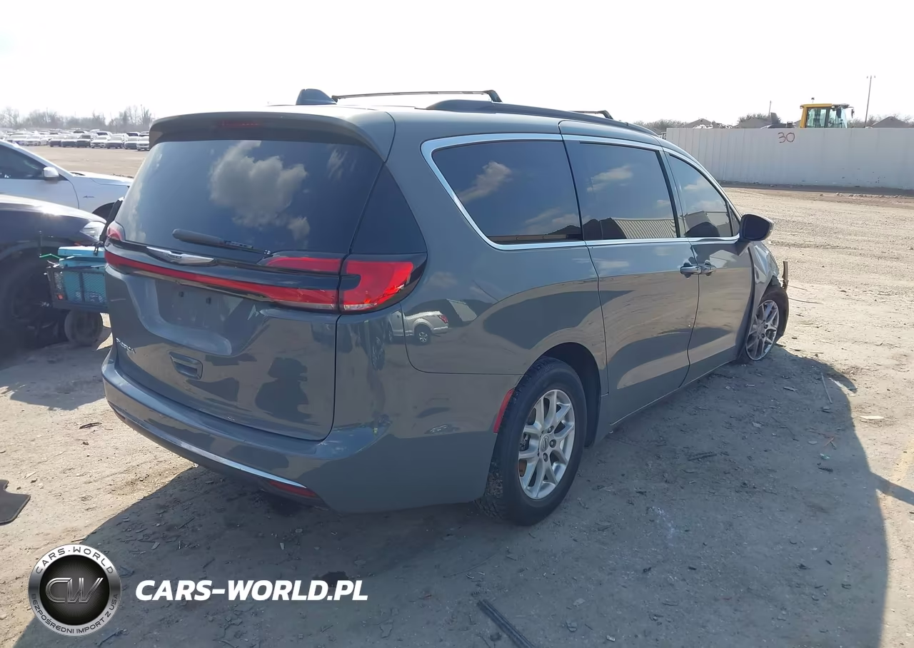 2022 Chrysler Pacifica Touring L VIN:2C4RC1BG9NR177996 - 4