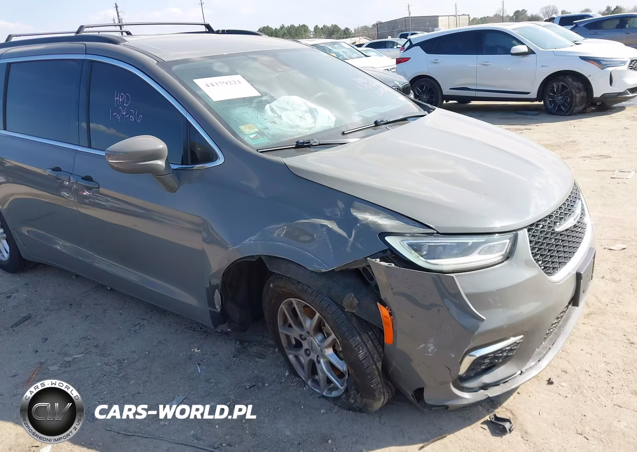 2022 Chrysler Pacifica Touring L VIN:2C4RC1BG9NR177996 - 6
