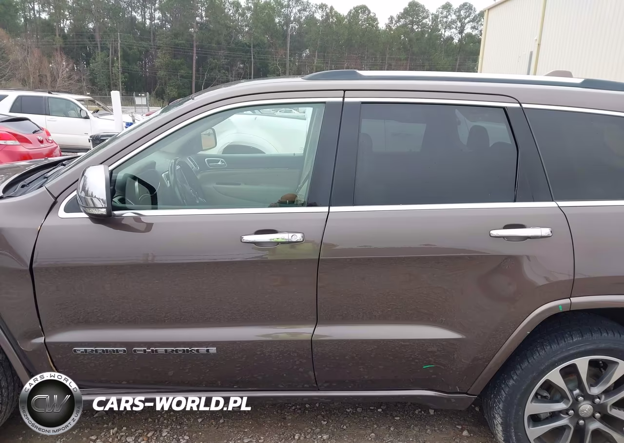 2017 Jeep Grand Cherokee Overland 4X2 VIN:1C4RJECG1HC838283 - 14