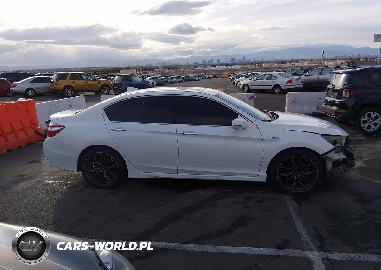 2017 Honda Accord Hybrid Touring VIN:JHMCR6F75HC028296 - 14
